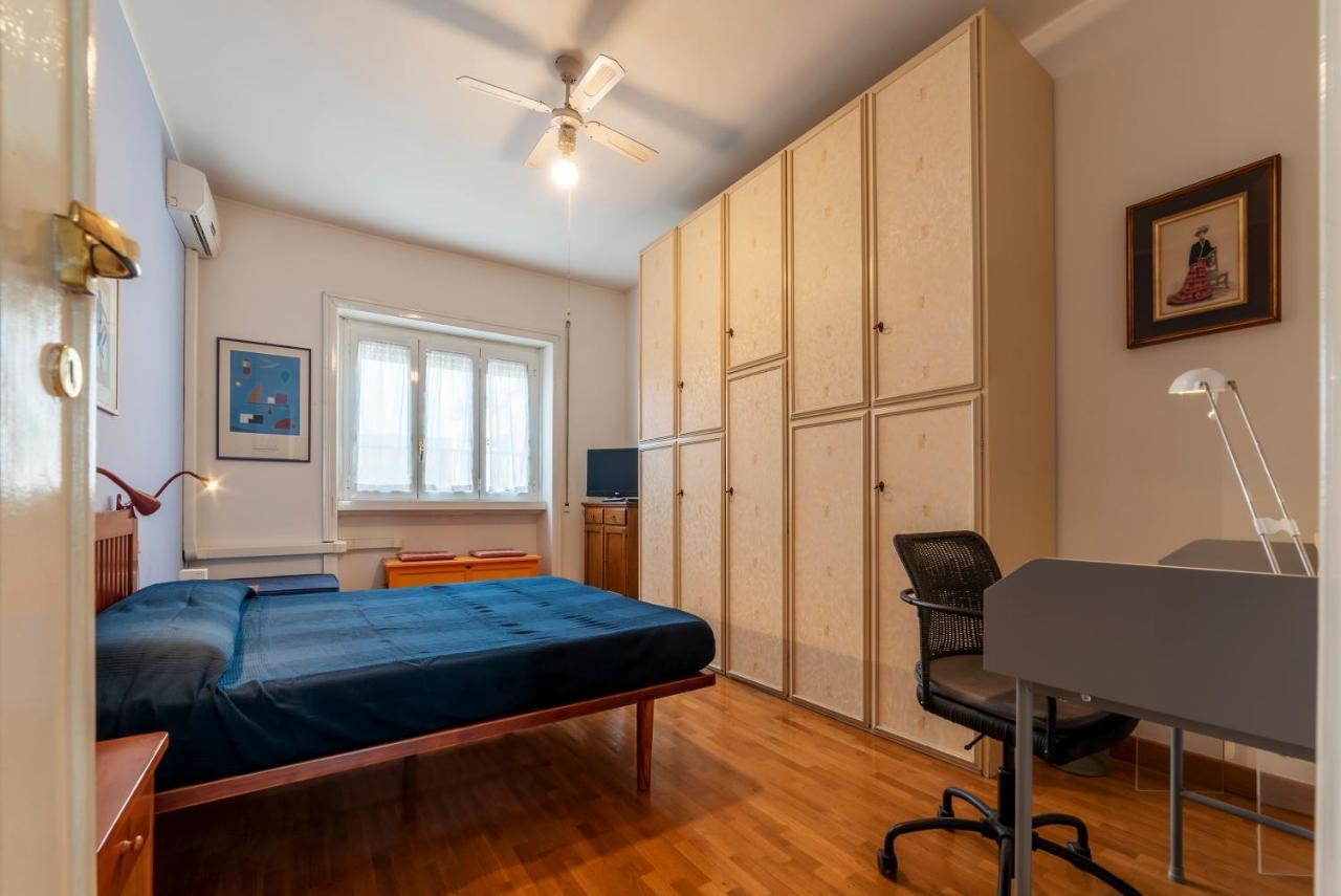 Roomy And Bright Apartment With Terrace Rome Exterior photo